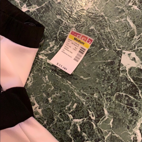 Tight fit halter dress - Picture 3 of 4